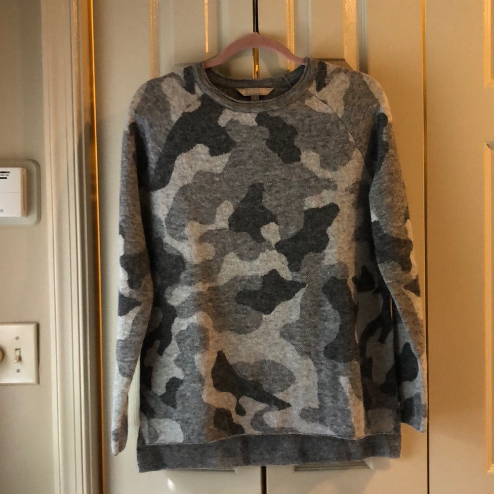 Beautiful Athleta wool camo sweater